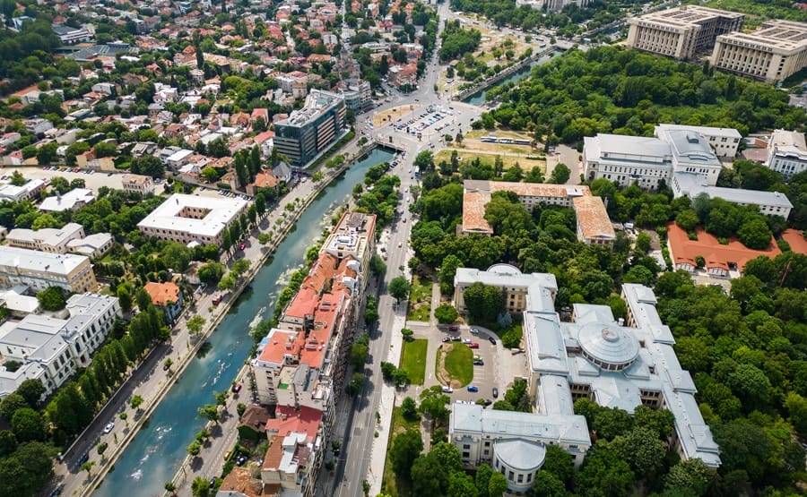 Ustanovitev podjetja v Romuniji: ključni vidiki za podjetnike