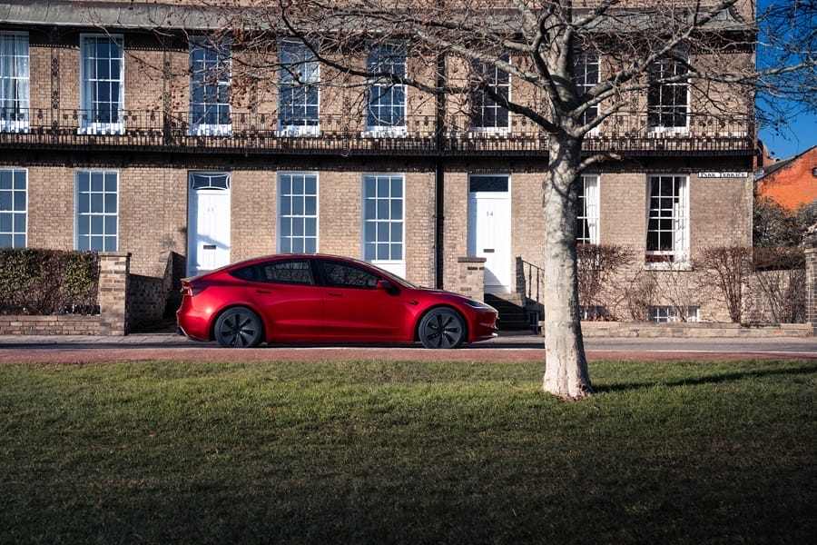 Autonomous Driving Takes Center Stage: Tesla to Reveal Robotaxi at Warner Bros.