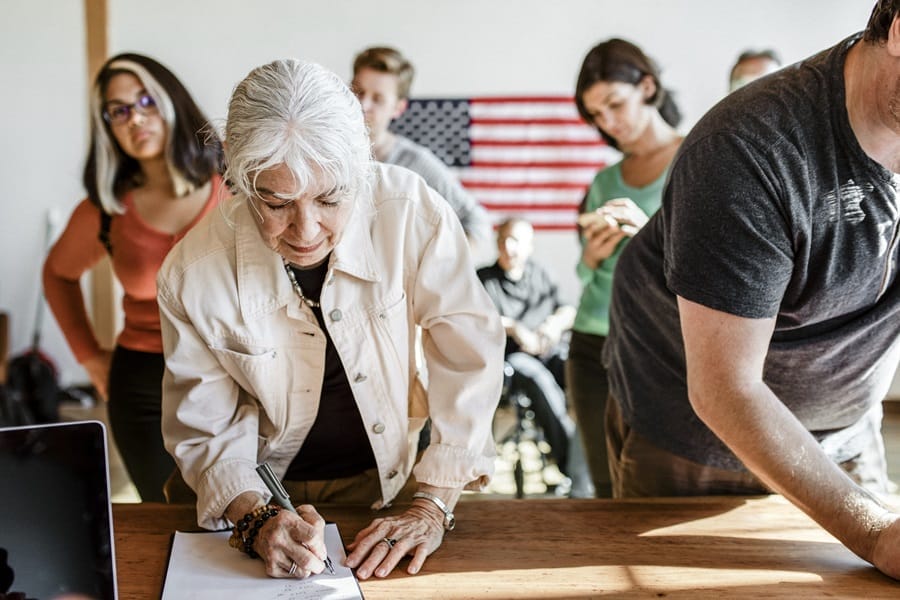 2024 U.S. Presidential Harris vs. Trump Early Voting Surge Reshapes Race